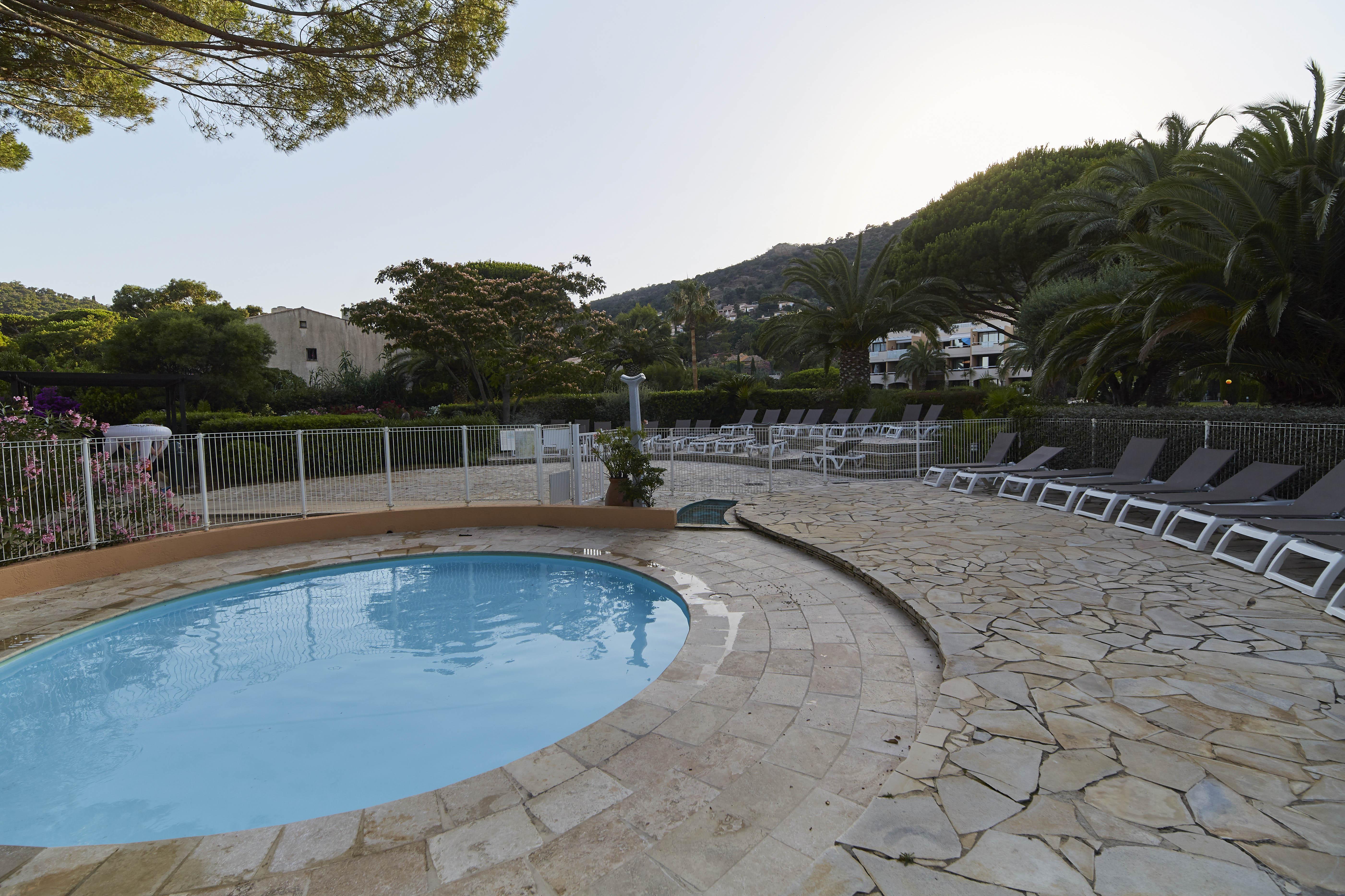 Residence Pierre & Vacances L'Anse De Pramousquier 르 라방두 외부 사진