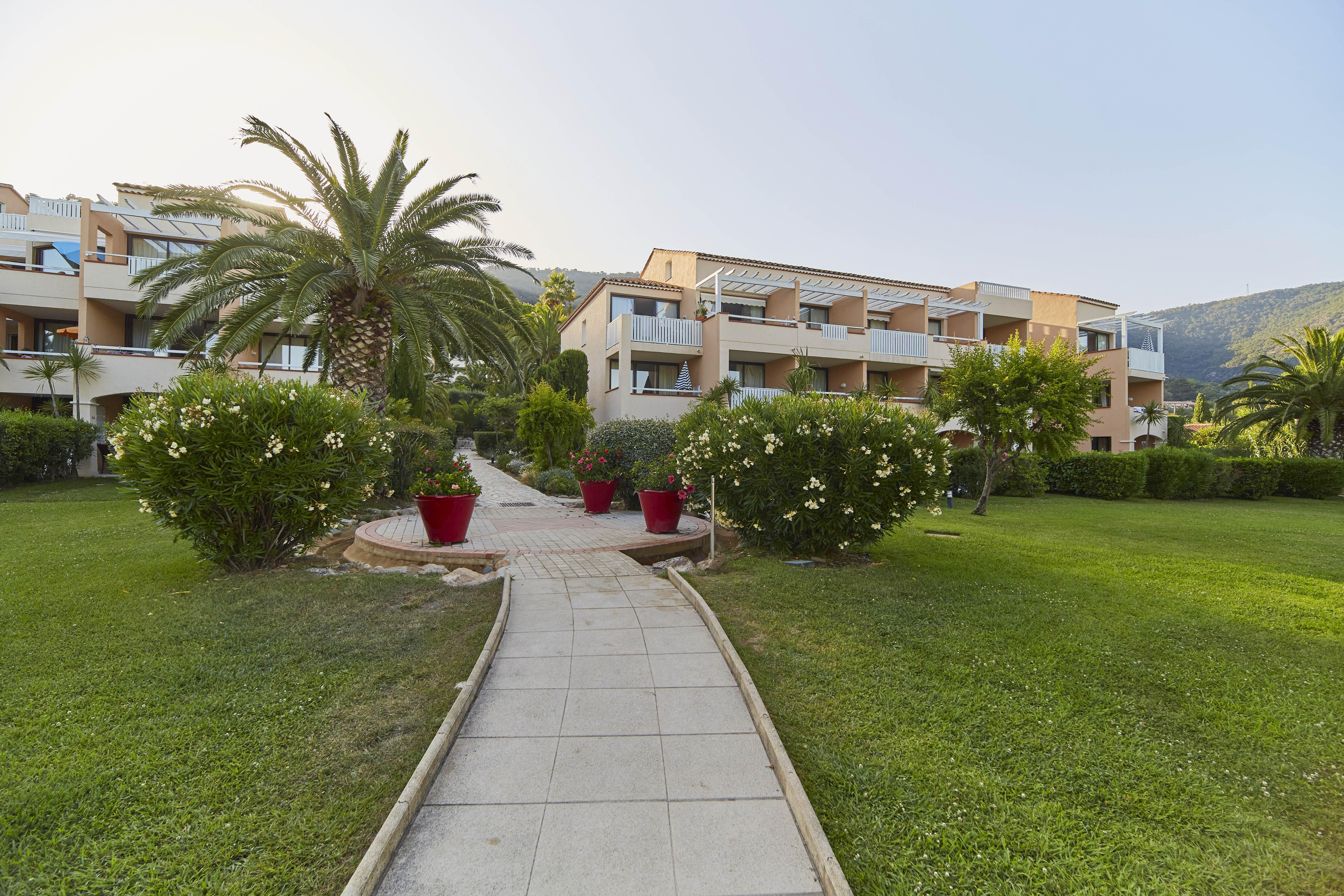 Residence Pierre & Vacances L'Anse De Pramousquier 르 라방두 외부 사진